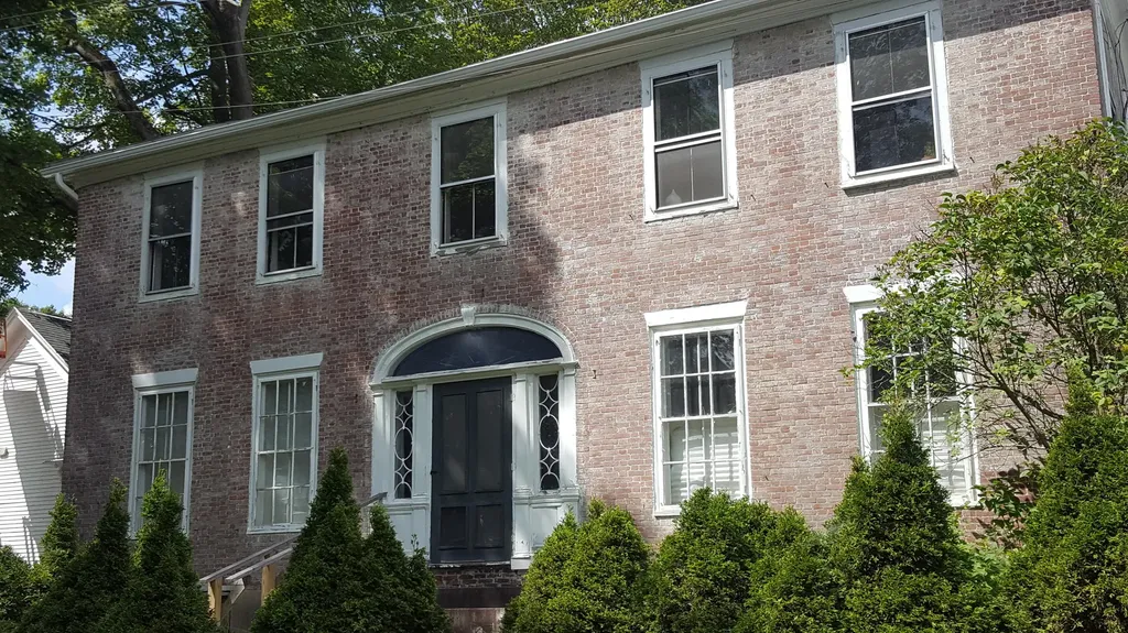 16 Central Street Hallowell ME 04347