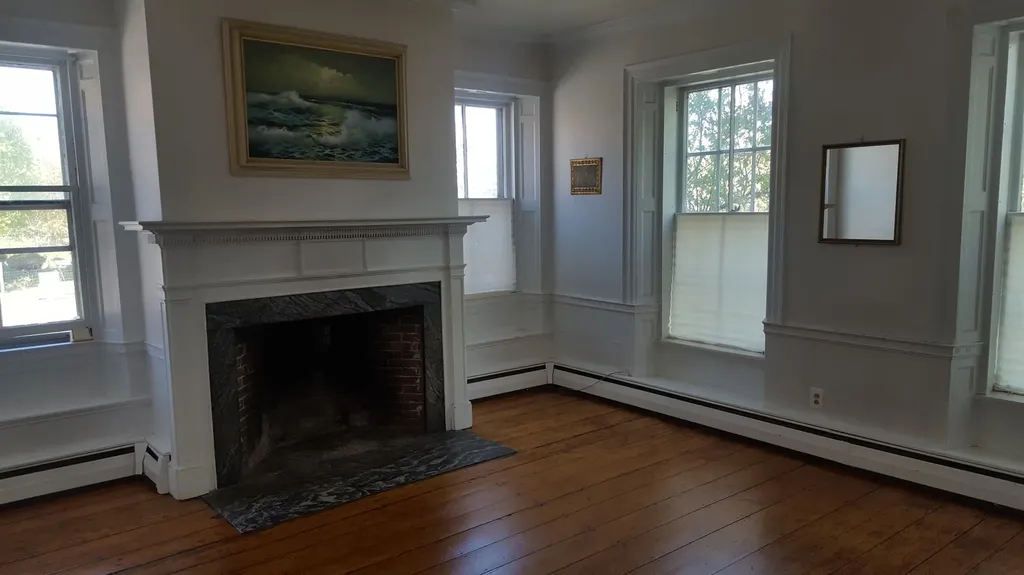 16 Central Street Hallowell ME 04347