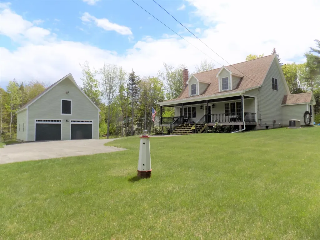 94 Woody Lane Cushing ME 04563