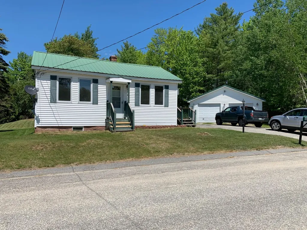 10 Snow Avenue Auburn ME 04210