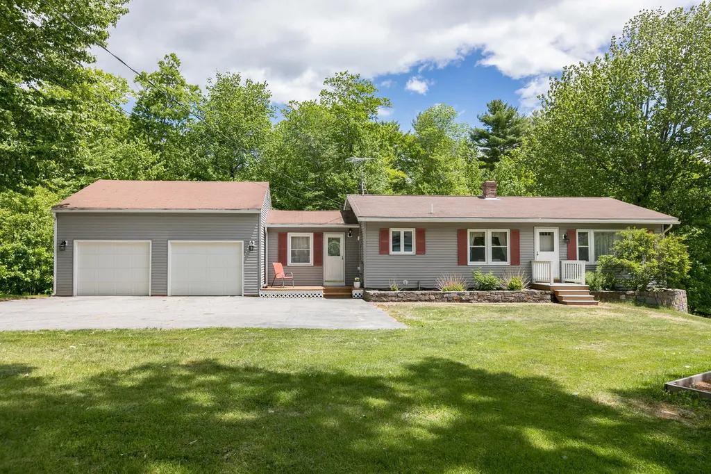7 Sunrise Street Standish ME 04084