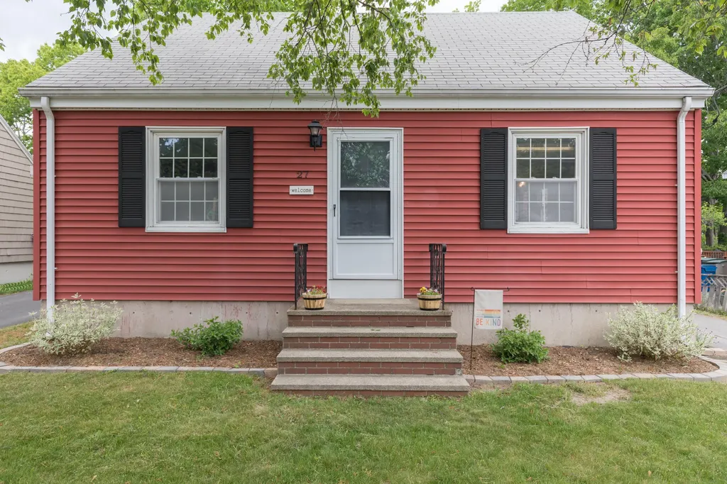 27 Sanborn Street Portland ME 04103