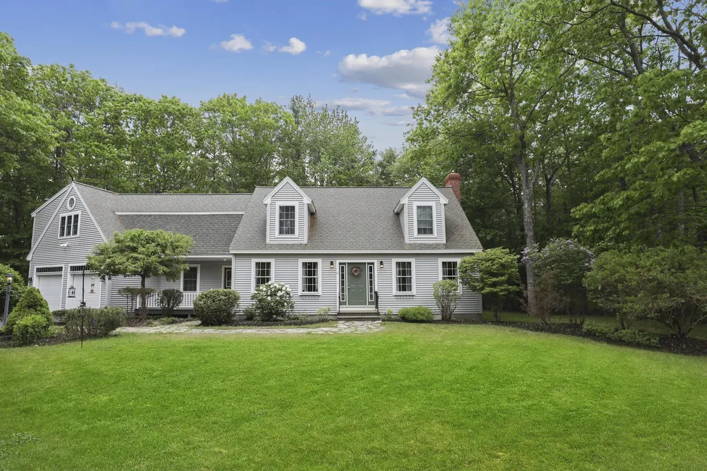 8 Thurston Lane Scarborough ME 04074