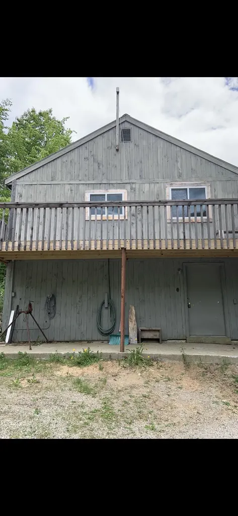 123 Valley Road Raymond ME 04071