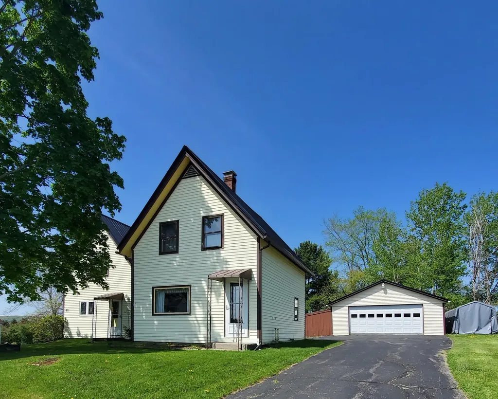 96 Appleton Road Union ME 04862