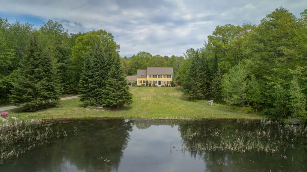 31 Mountain Road Minot ME 04258