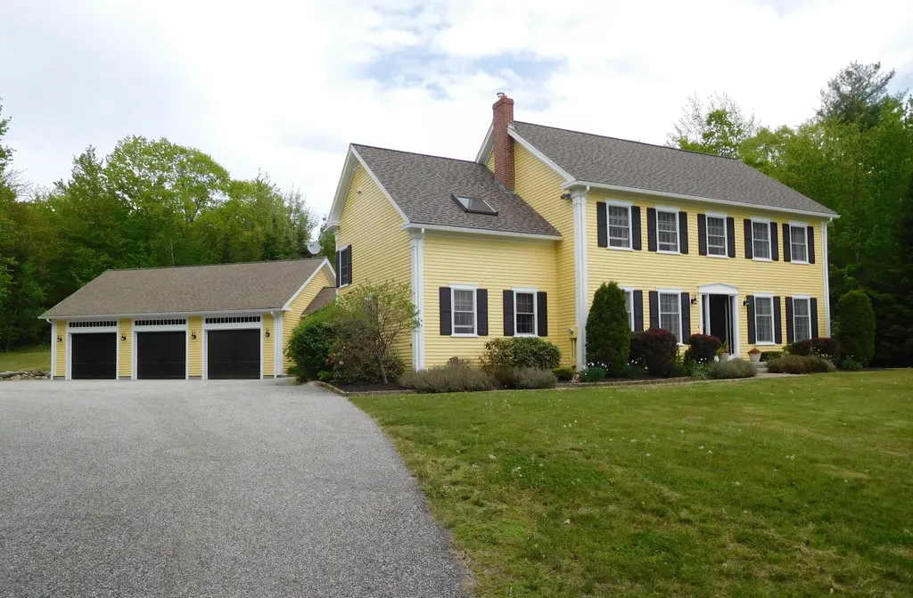 31 Mountain Road Minot ME 04258