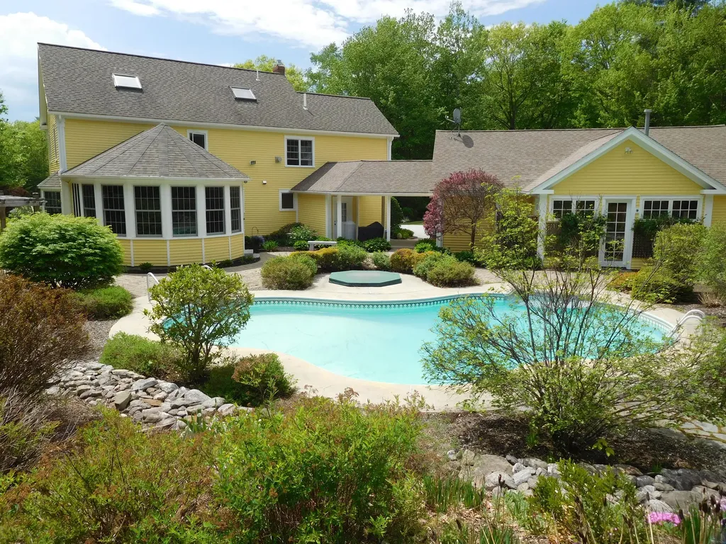 31 Mountain Road Minot ME 04258