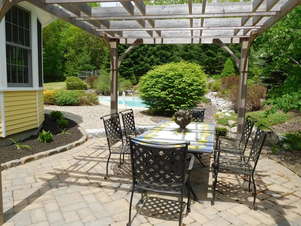 31 Mountain Road Minot ME 04258