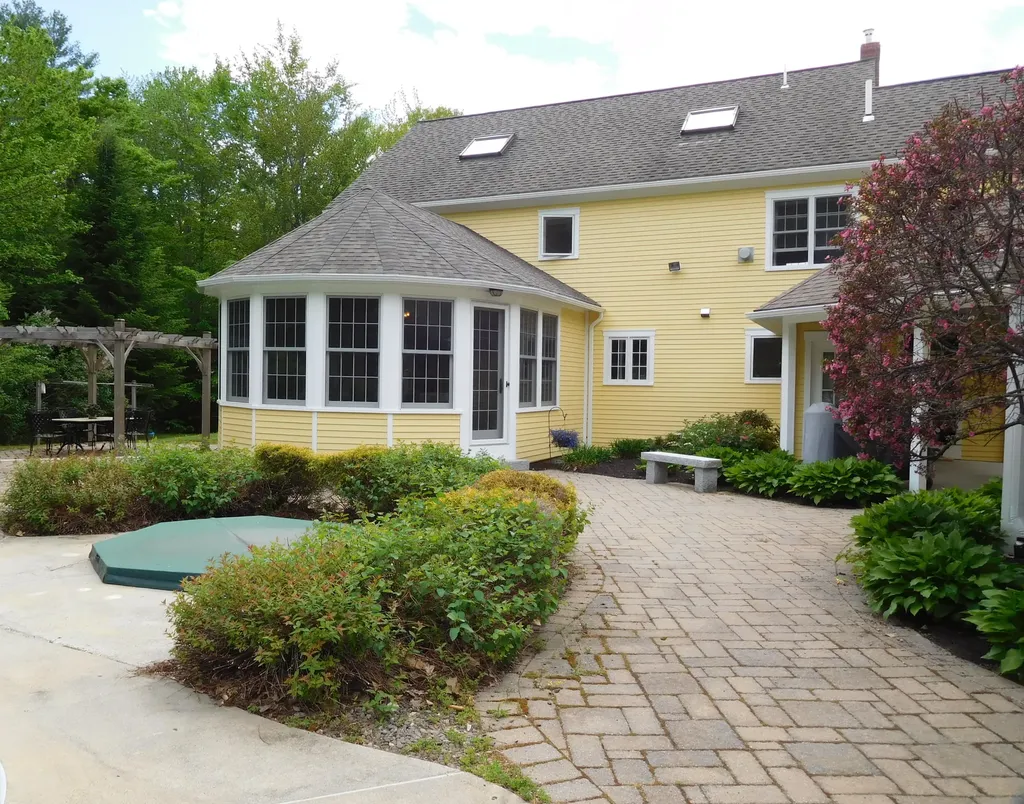 31 Mountain Road Minot ME 04258