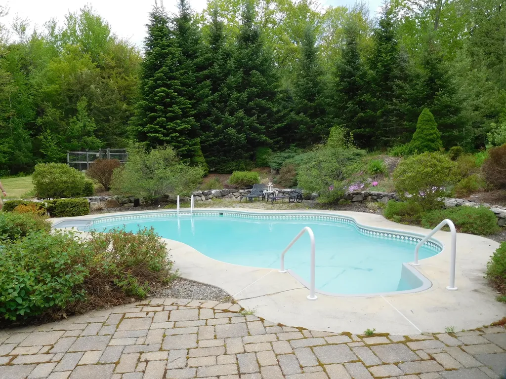 31 Mountain Road Minot ME 04258