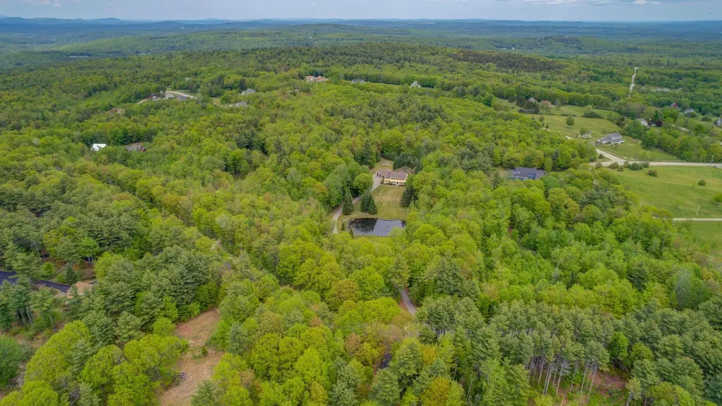 31 Mountain Road Minot ME 04258