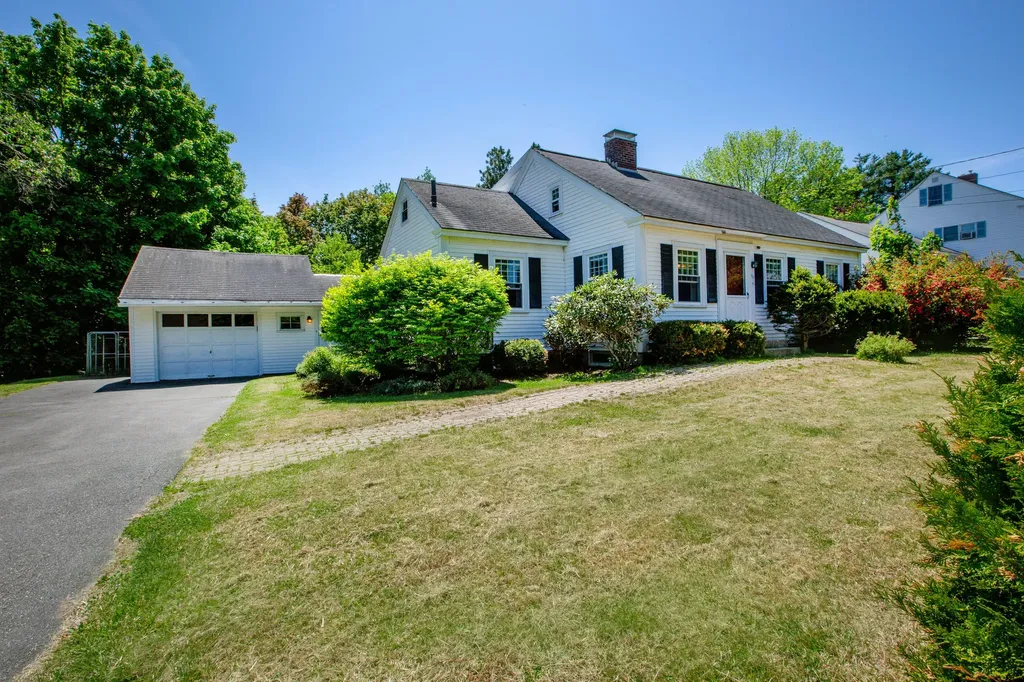 76 Fairview Avenue Augusta ME 04330