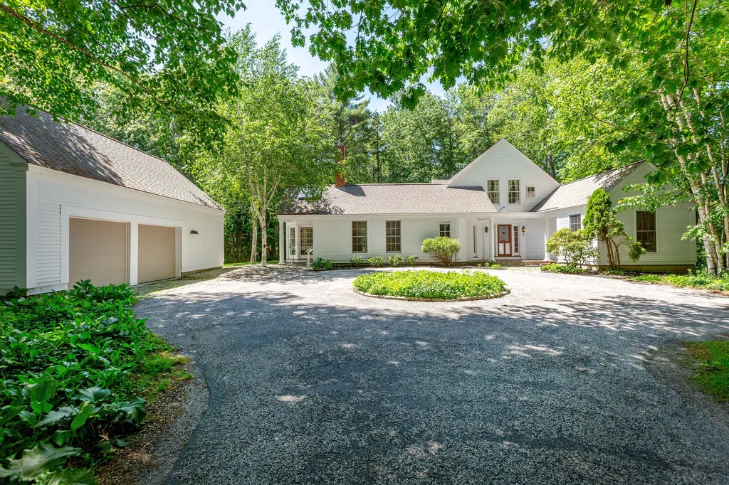 18 Zeitler Farm Road Brunswick ME 04011