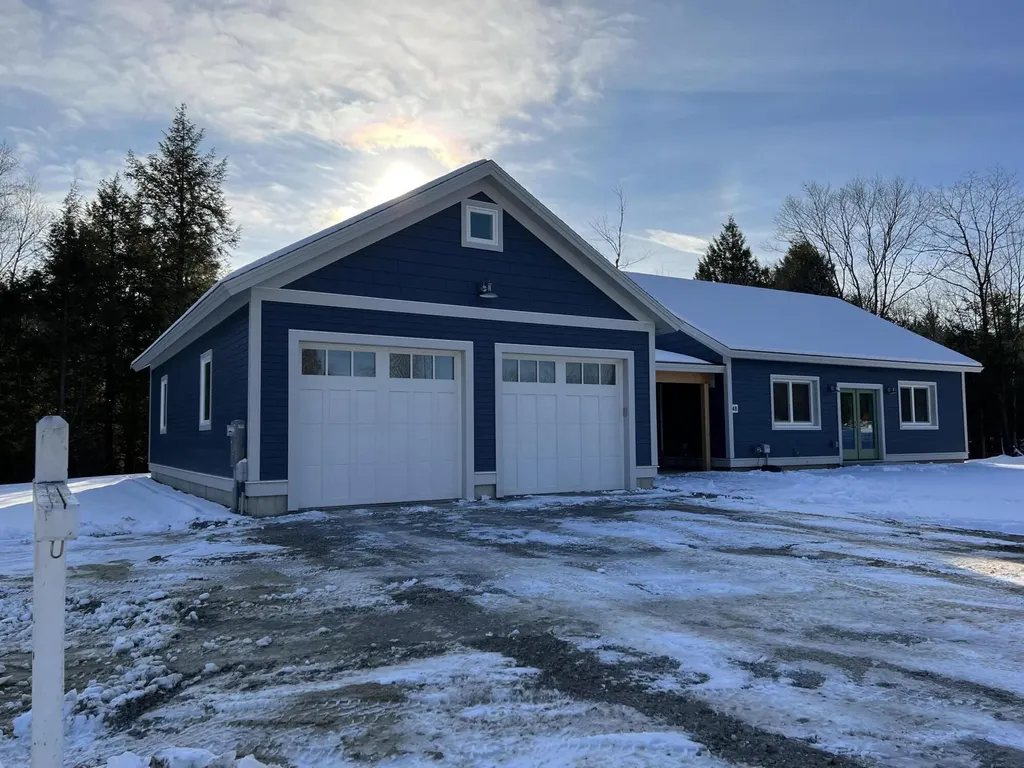 48 Rose Douglas Lane Brunswick ME 04011