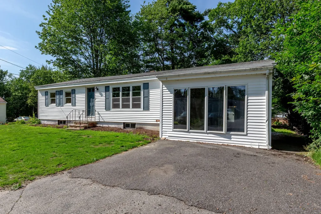 6 Forest Drive Topsham ME 04086