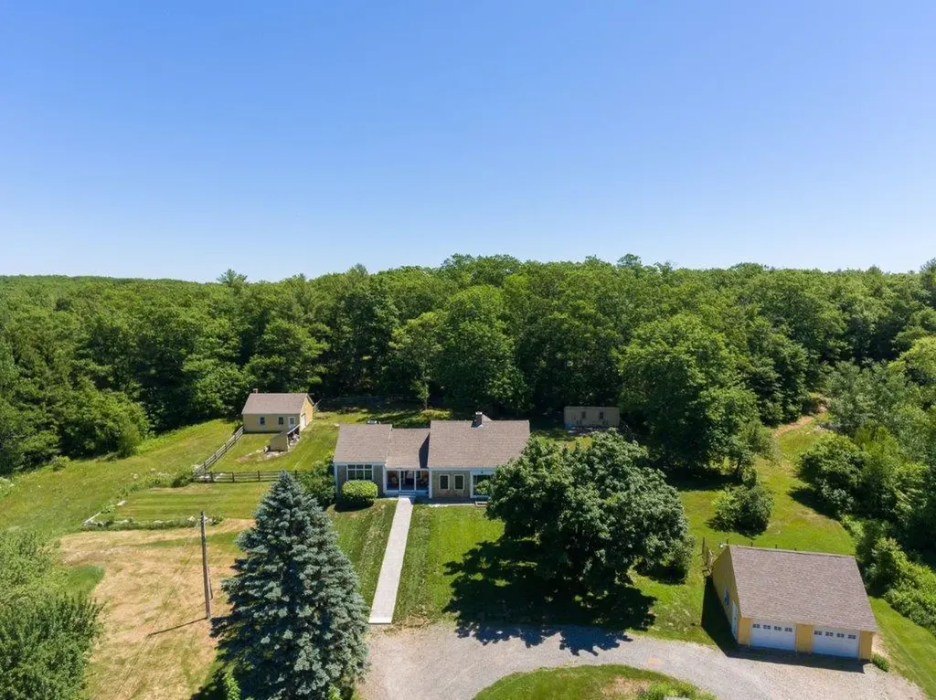 139 Log Cabin Road Kennebunkport ME 04046
