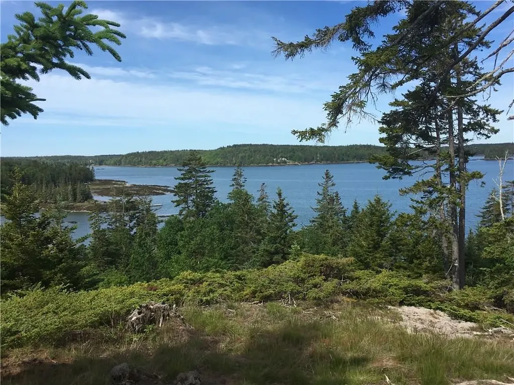 11 Westview Road Vinalhaven ME 04863