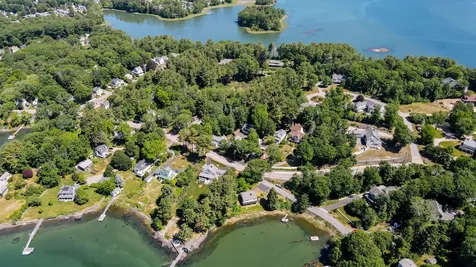 2 Old Ferry Lane Kittery ME 03909