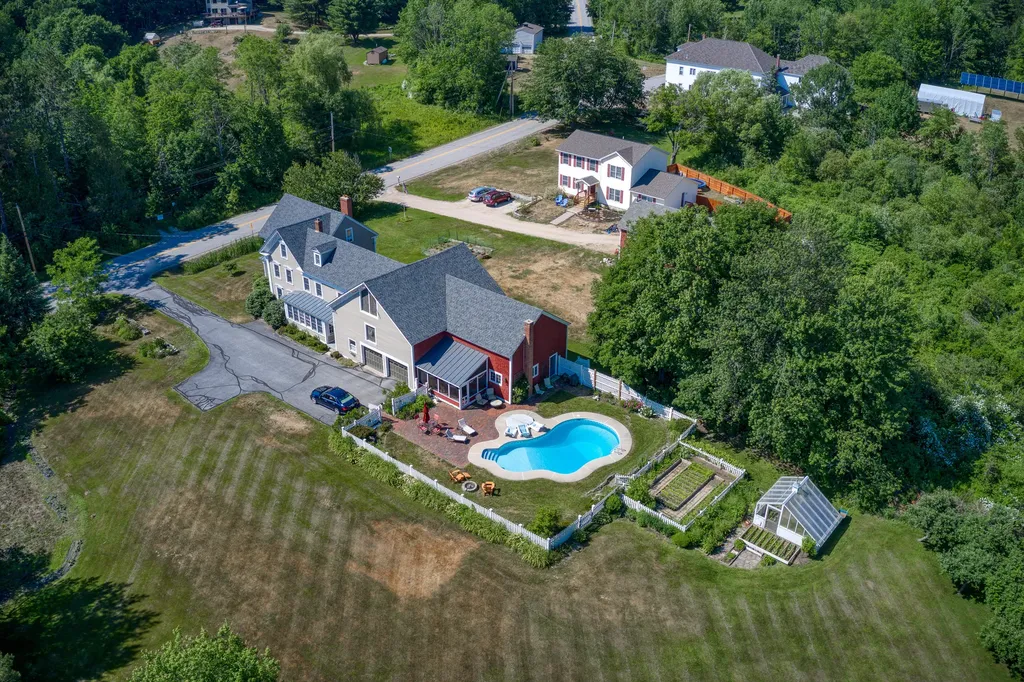 615 N Auburn Road Auburn ME 04210