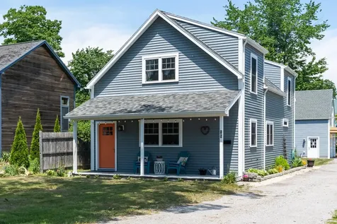 18 Hennessey Avenue Brunswick ME 04011