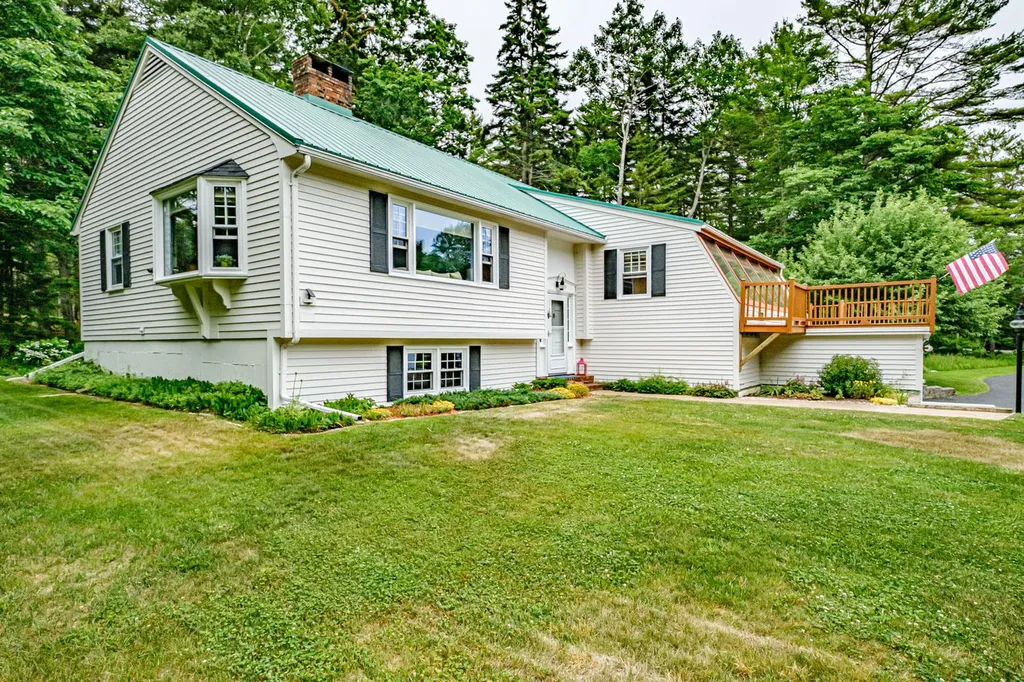 185 Flying Point Road Freeport ME 04032
