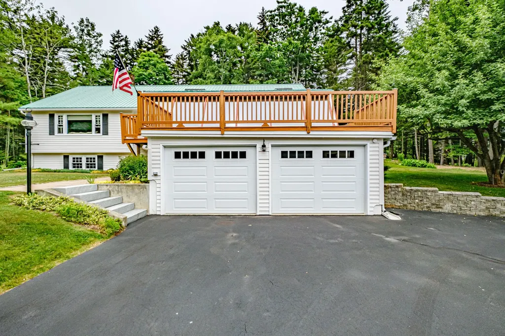 185 Flying Point Road Freeport ME 04032