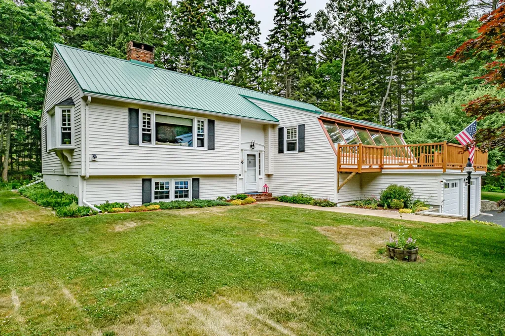 185 Flying Point Road Freeport ME 04032