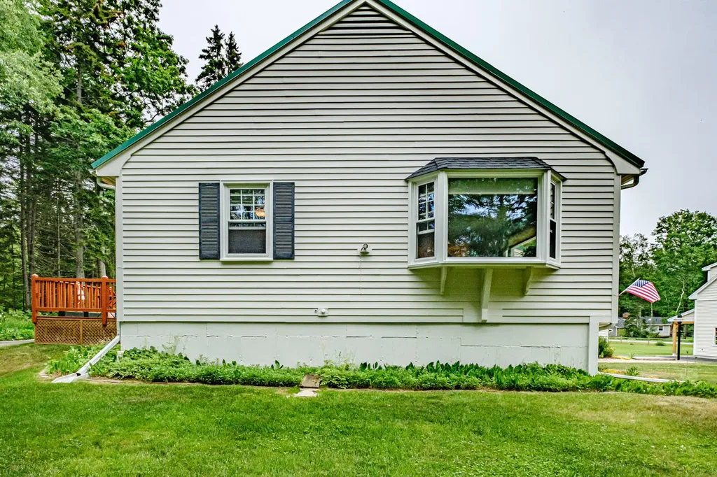 185 Flying Point Road Freeport ME 04032