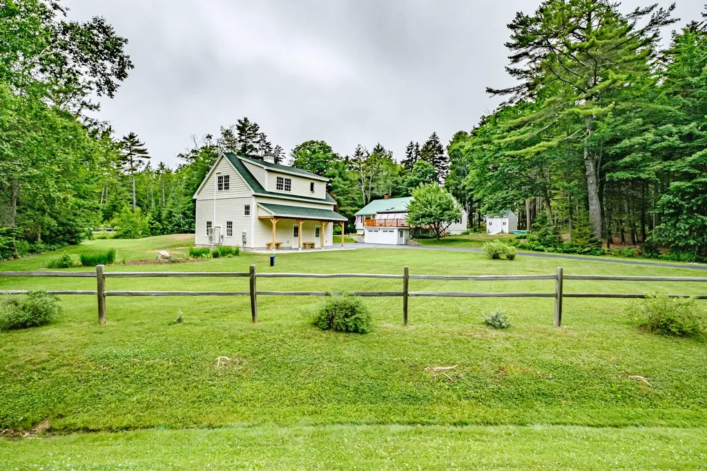 185 Flying Point Road Freeport ME 04032