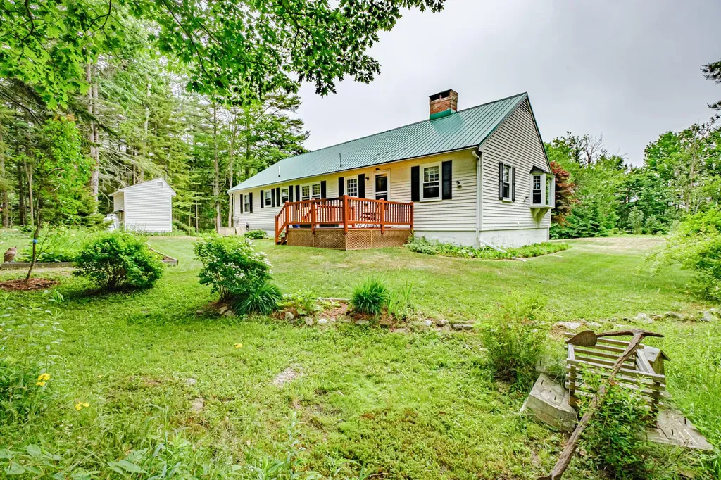 185 Flying Point Road Freeport ME 04032