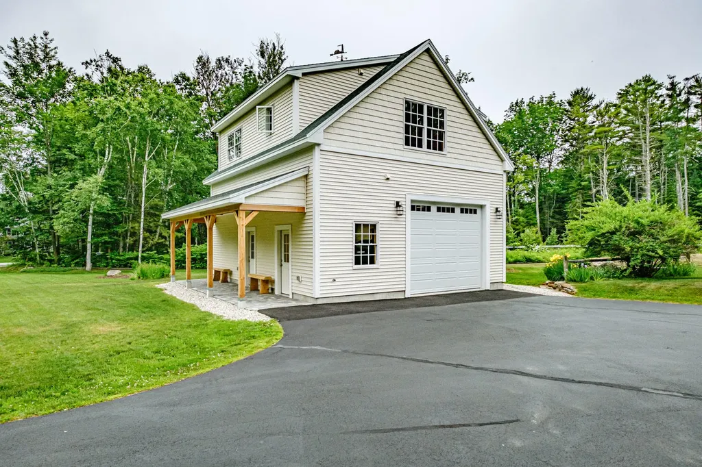 185 Flying Point Road Freeport ME 04032
