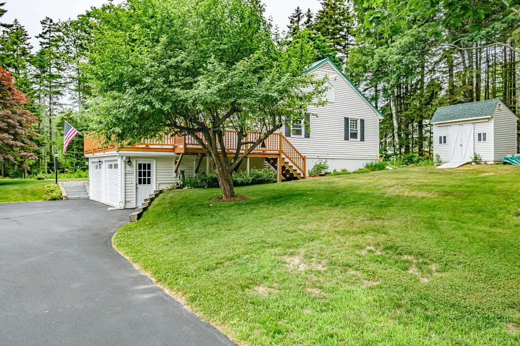 185 Flying Point Road Freeport ME 04032