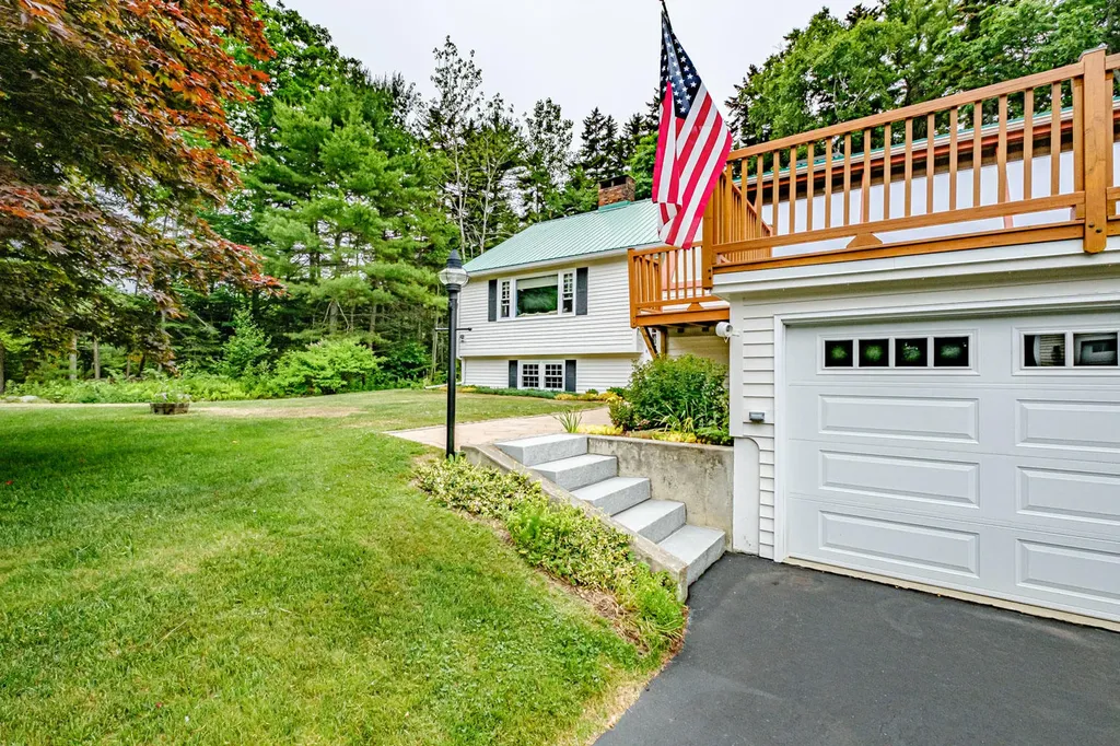 185 Flying Point Road Freeport ME 04032