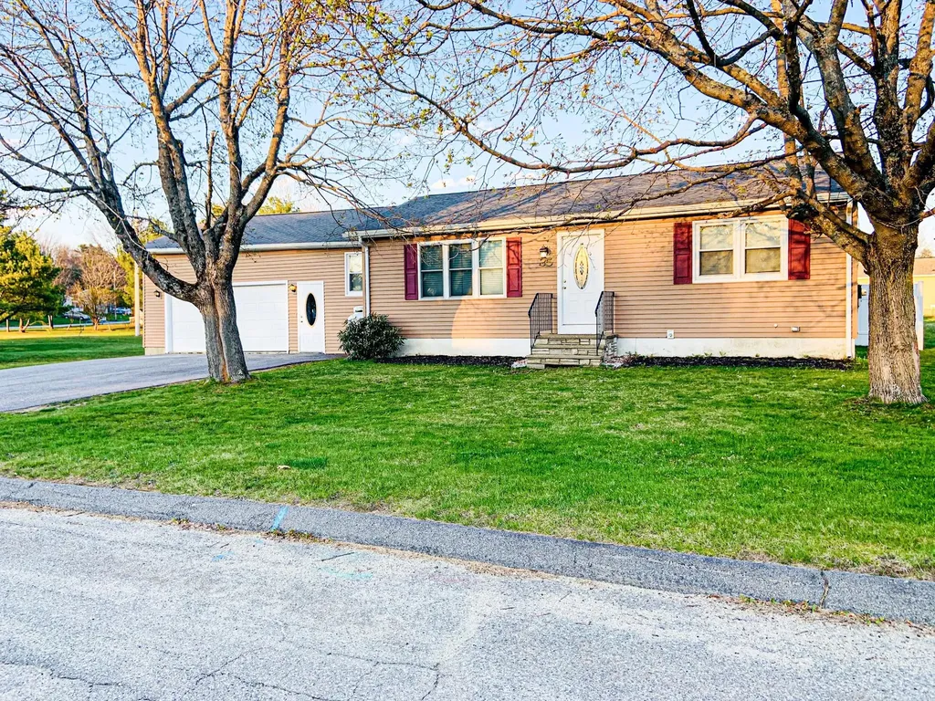 35 Gina Street Lewiston ME 04240