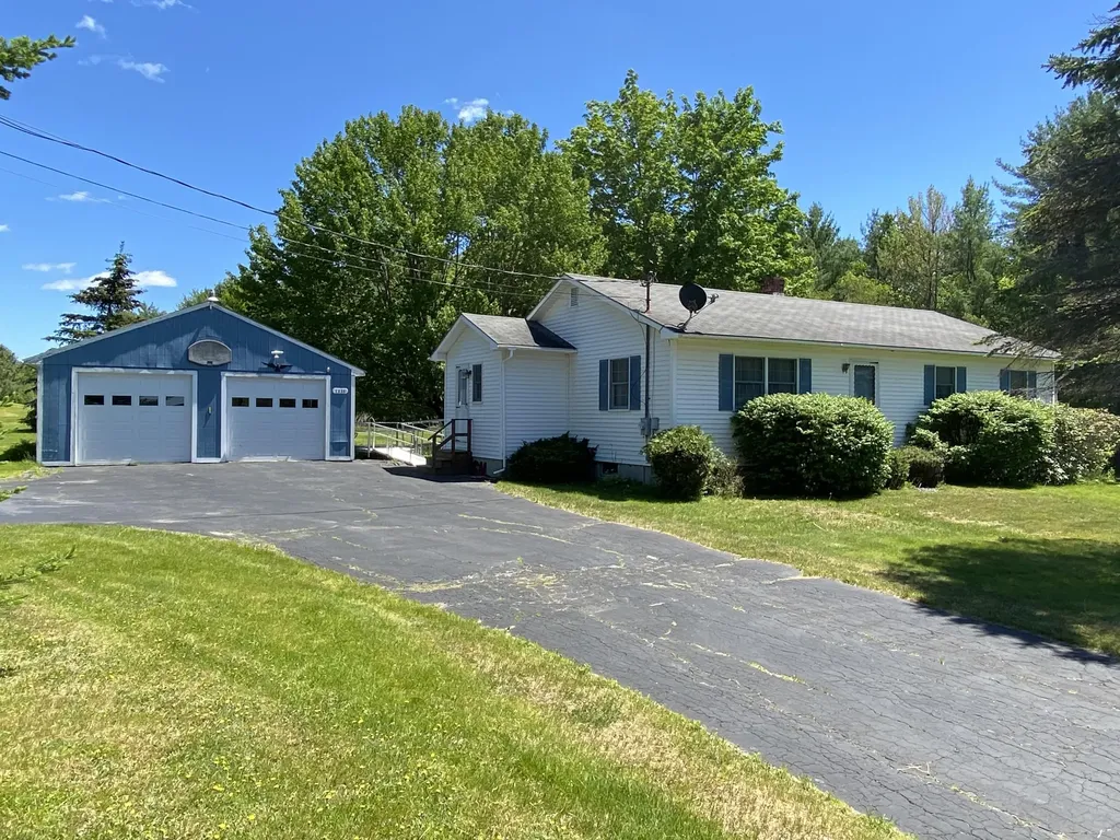 1434 Augusta Road Winslow ME 04901