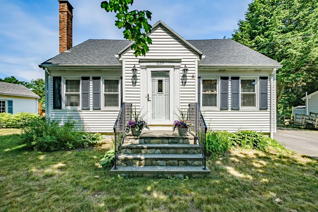 1699 Washington Avenue Portland ME 04103
