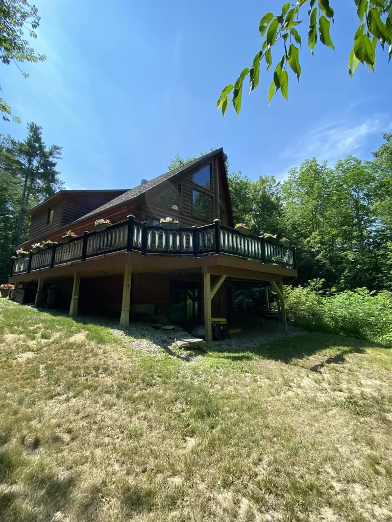 31 Poinsettia Lane Sidney ME 04330