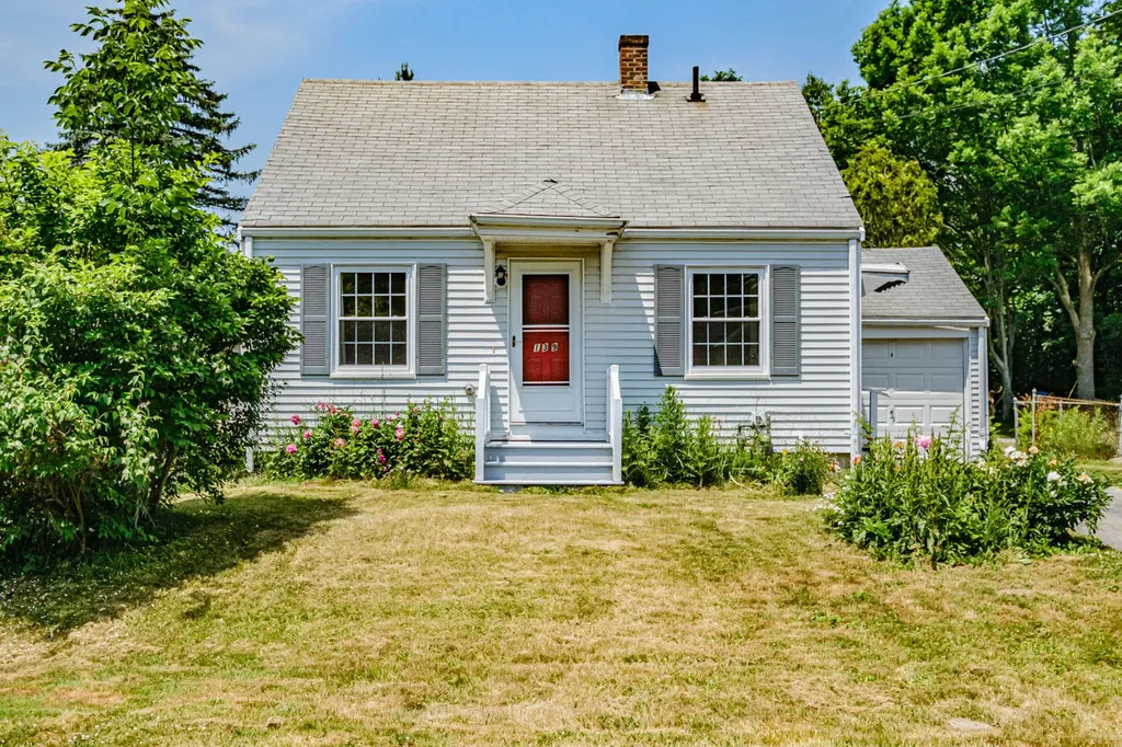 139 Colonial Road Portland ME 04102