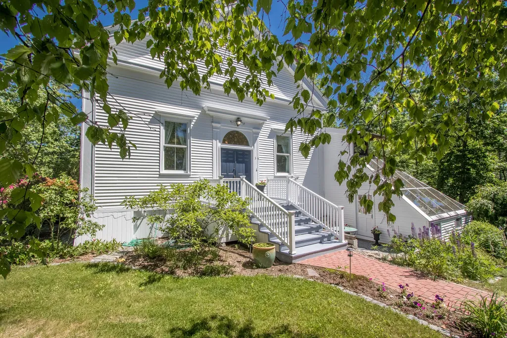 36 Barley Neck Road Woolwich ME 04579