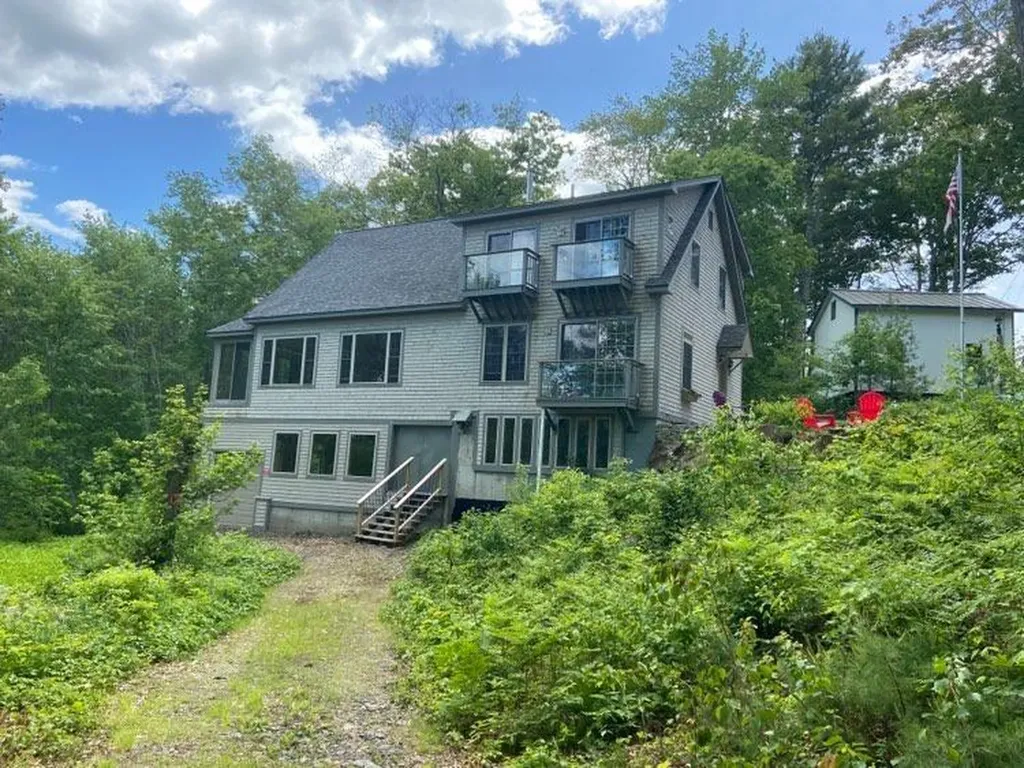 99 Oak Point Lane Union ME 04862