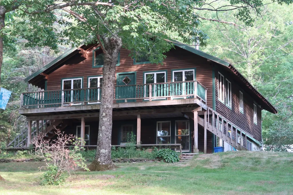 14 Greenleaf Lane Monmouth ME 04259