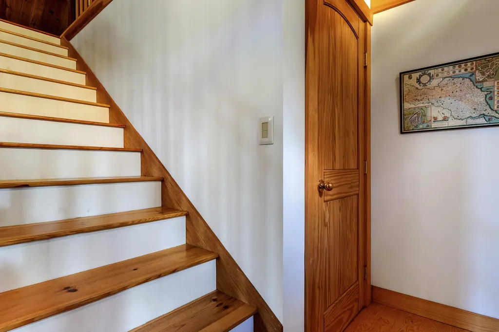 2 Cottage Lane Raymond ME 04071