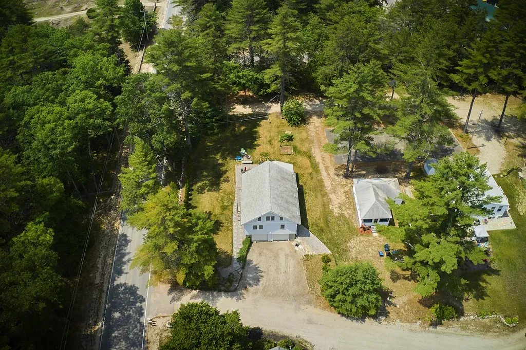2 Cottage Lane Raymond ME 04071
