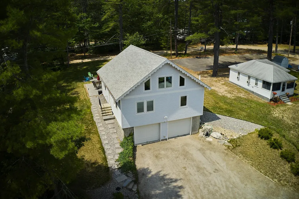 2 Cottage Lane Raymond ME 04071