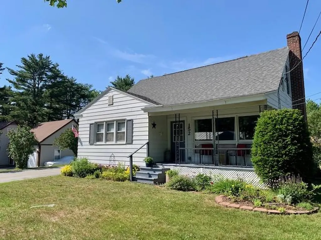 152 Clinton Avenue Winslow ME 04901