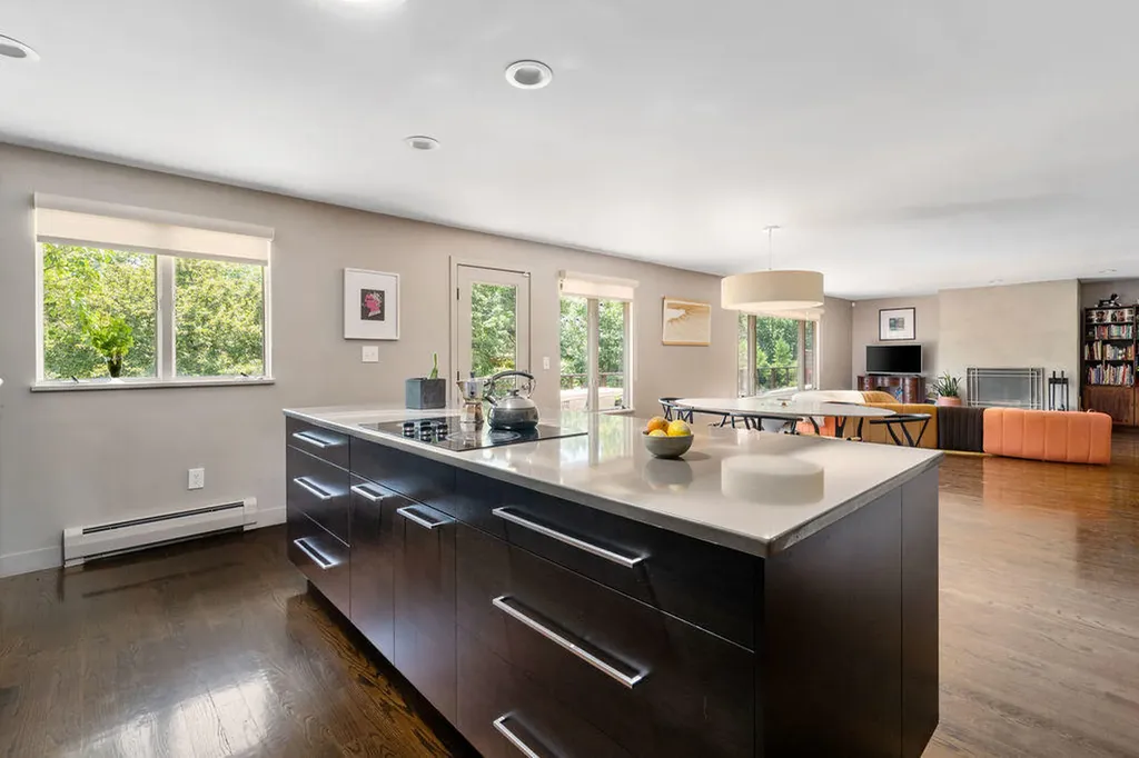 6 Kimberly Lane Falmouth ME 04105