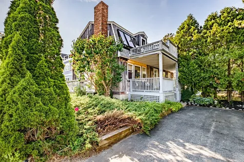 10 Lighthouse Lane Saco ME 04072