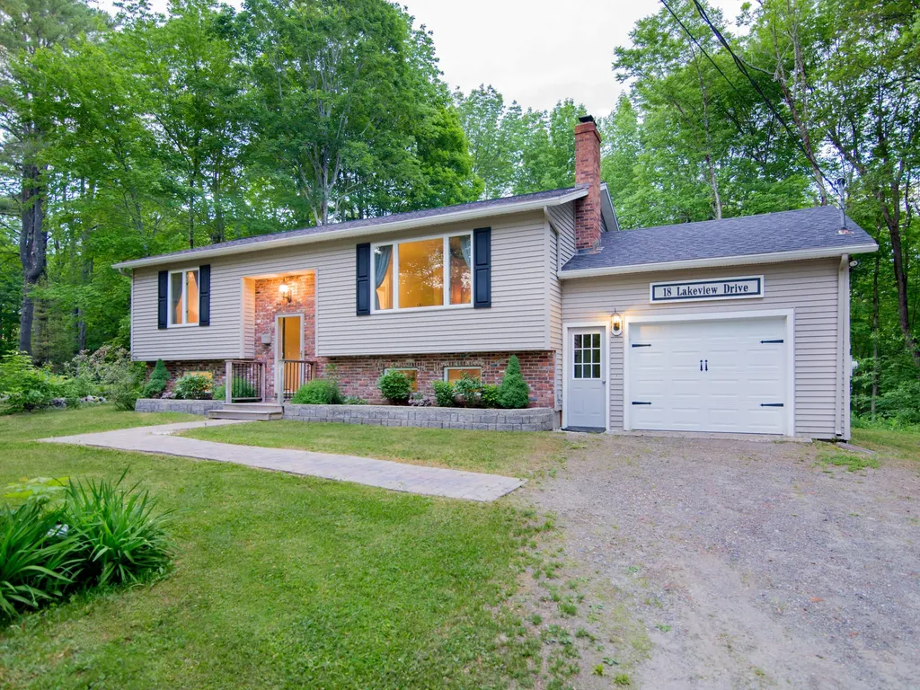 18 Lakeview Drive Readfield ME 04355