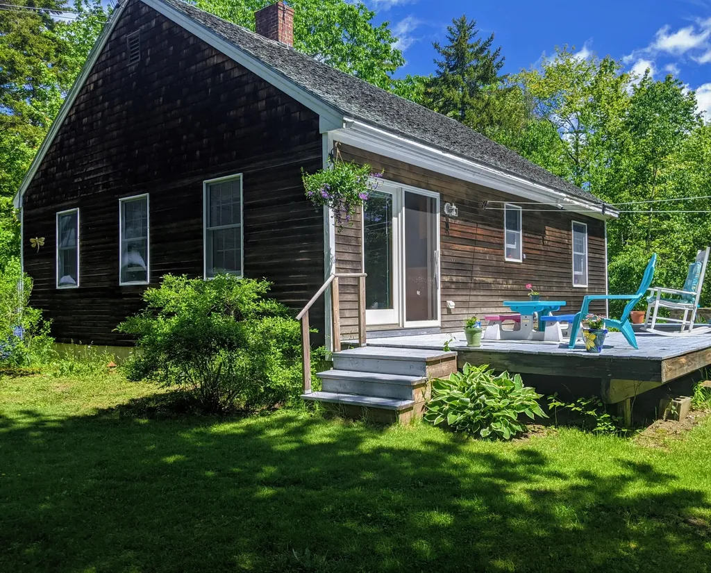 207 Mount Pleasant Street Rockport ME 04856
